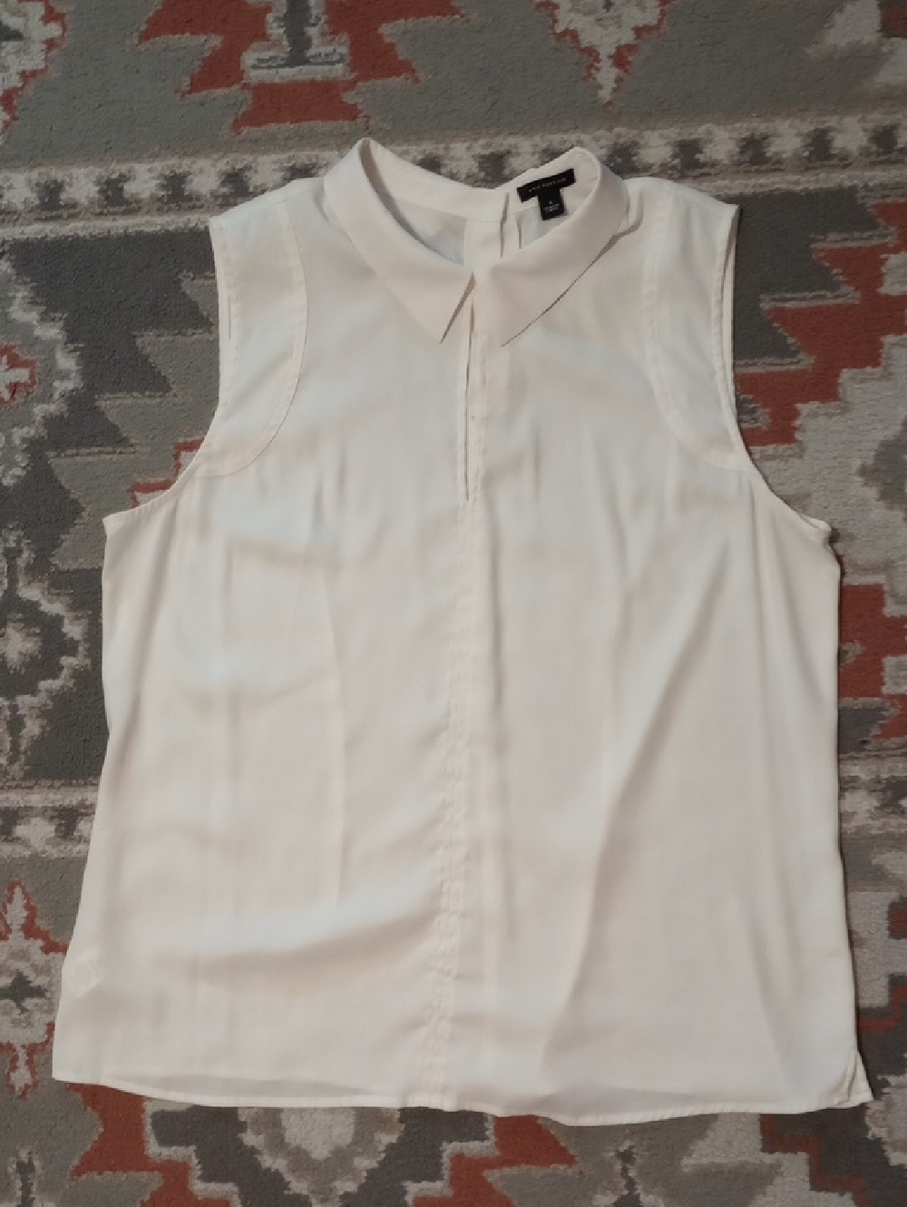 Ann Taylor Sleeveless White Collared Blouse - L
